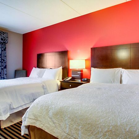 Hampton Inn Birmingham/Leeds Exterior photo