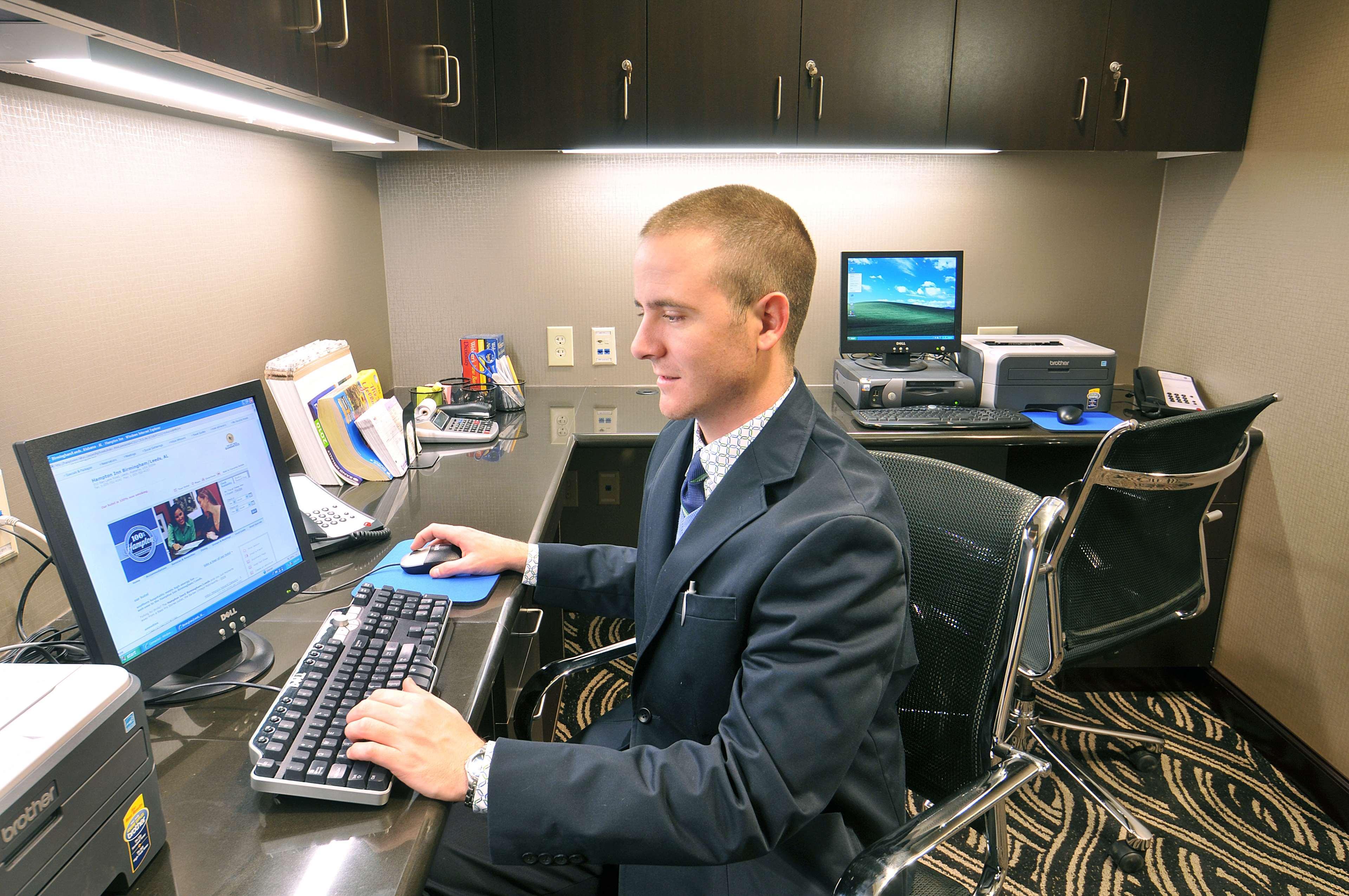 Hampton Inn Birmingham/Leeds Facilities photo