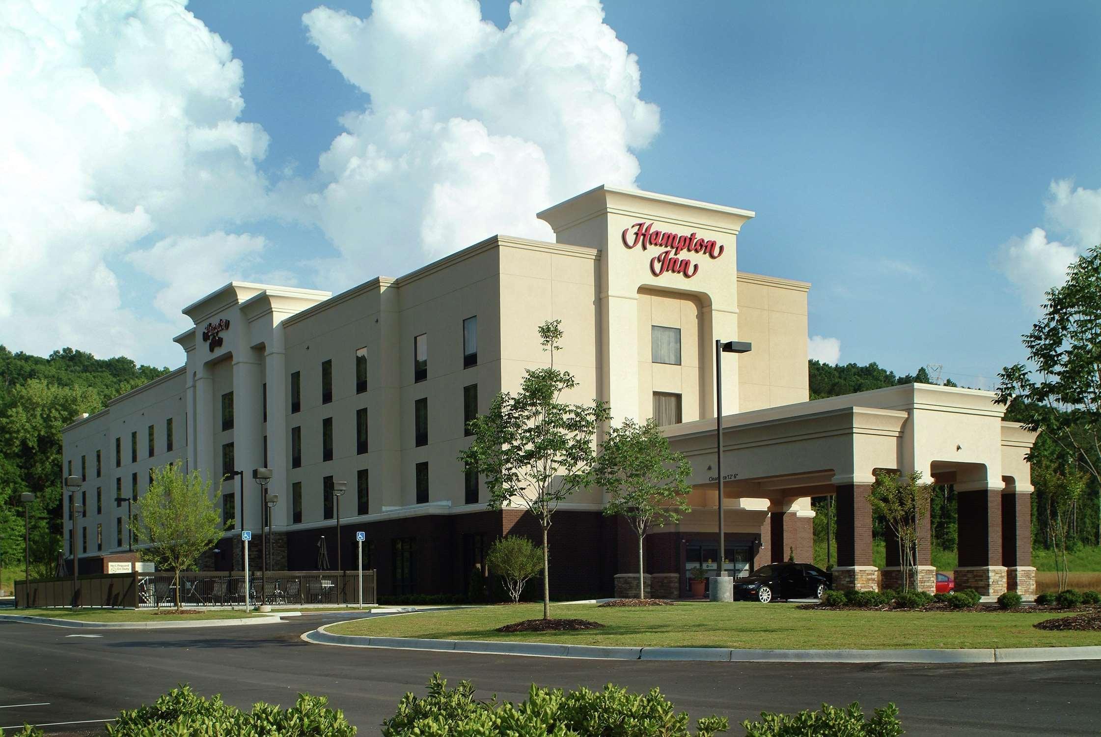 Hampton Inn Birmingham/Leeds Exterior photo