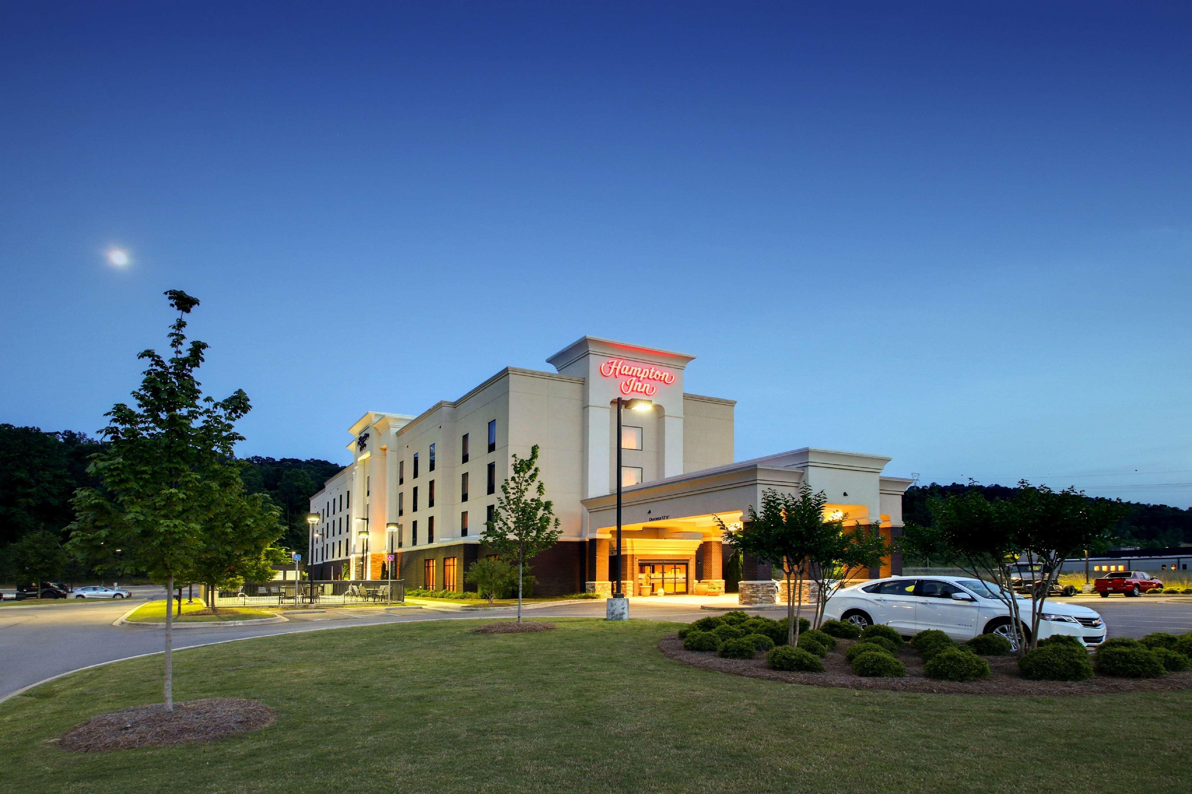 Hampton Inn Birmingham/Leeds Exterior photo